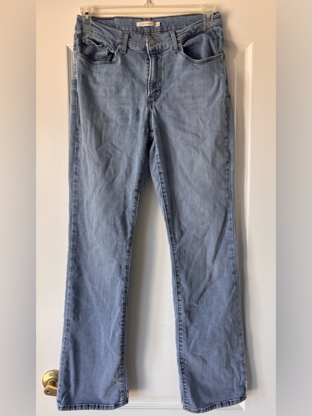 Levis classic bootcut denim jeans Ladies size 10 Light wash 31 inseam
